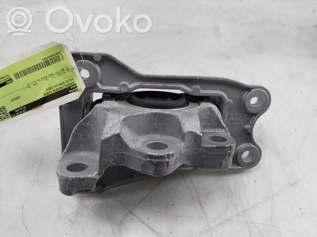 Volvo XC60 Gearbox mounting bracket 