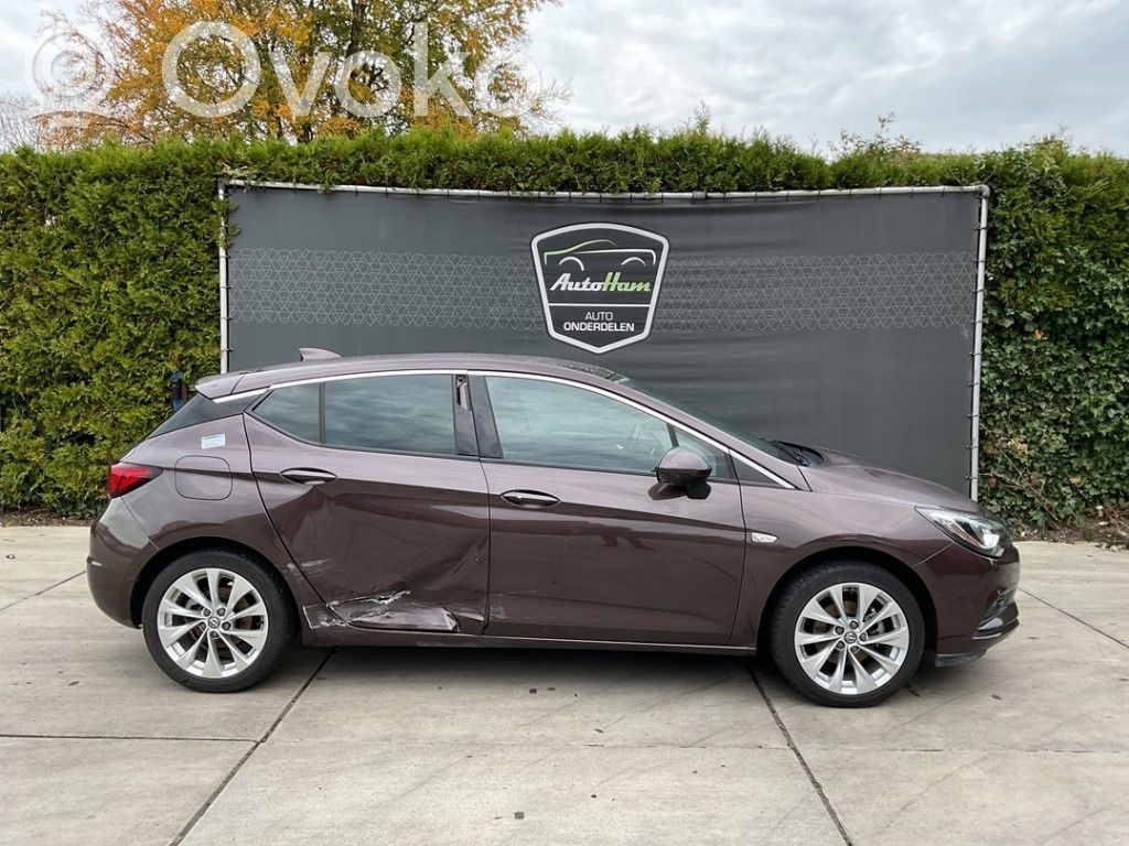 Opel Astra K Priekinės durys 