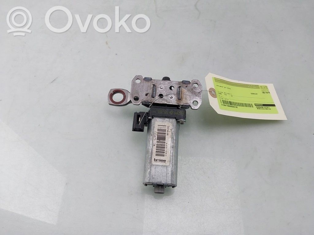 Volkswagen Golf VIII Motorino di regolazione del sedile 