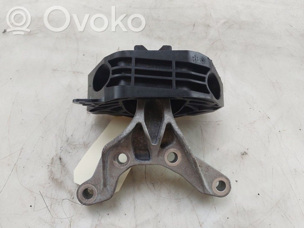 Opel Mokka B Engine mount bracket 