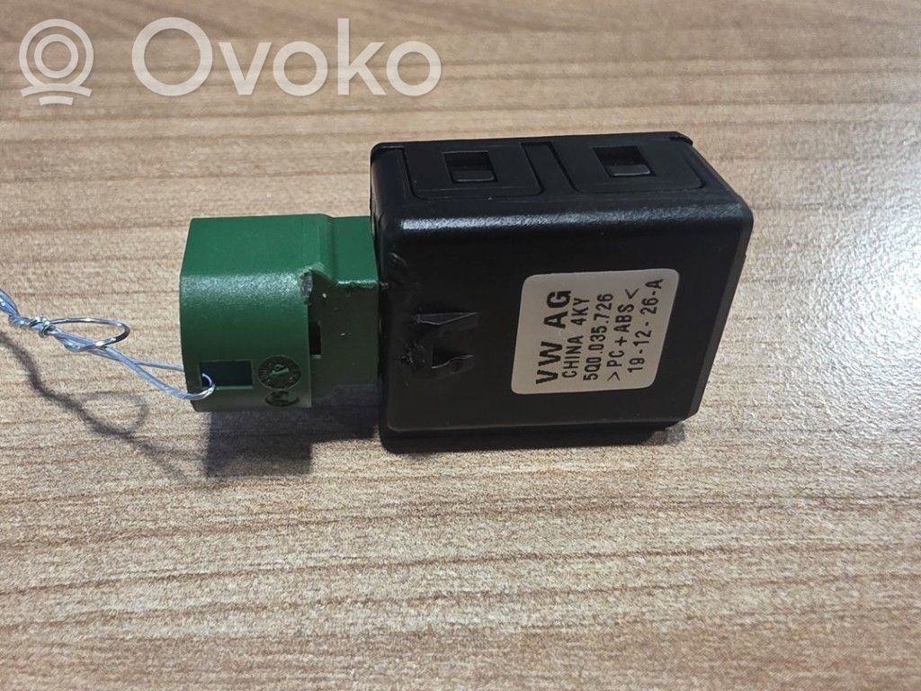 Audi A5 Enchufe conector entrada auxiliar 