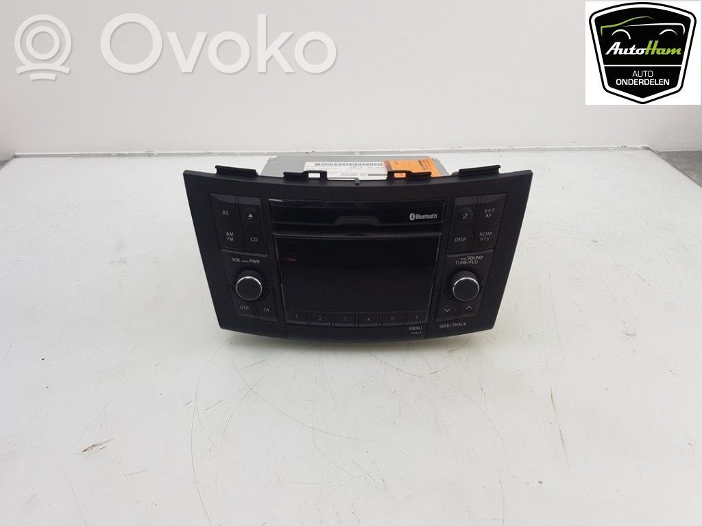 Suzuki Swift II Panel / Radioodtwarzacz CD/DVD/GPS 