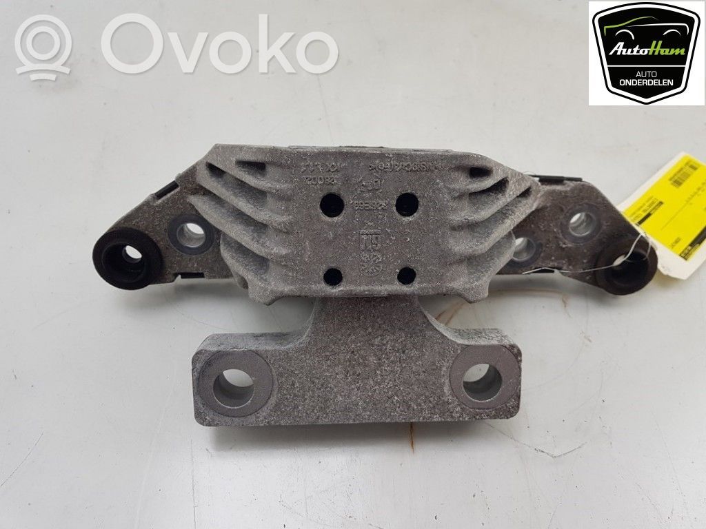Opel Astra K Engine mount bracket 