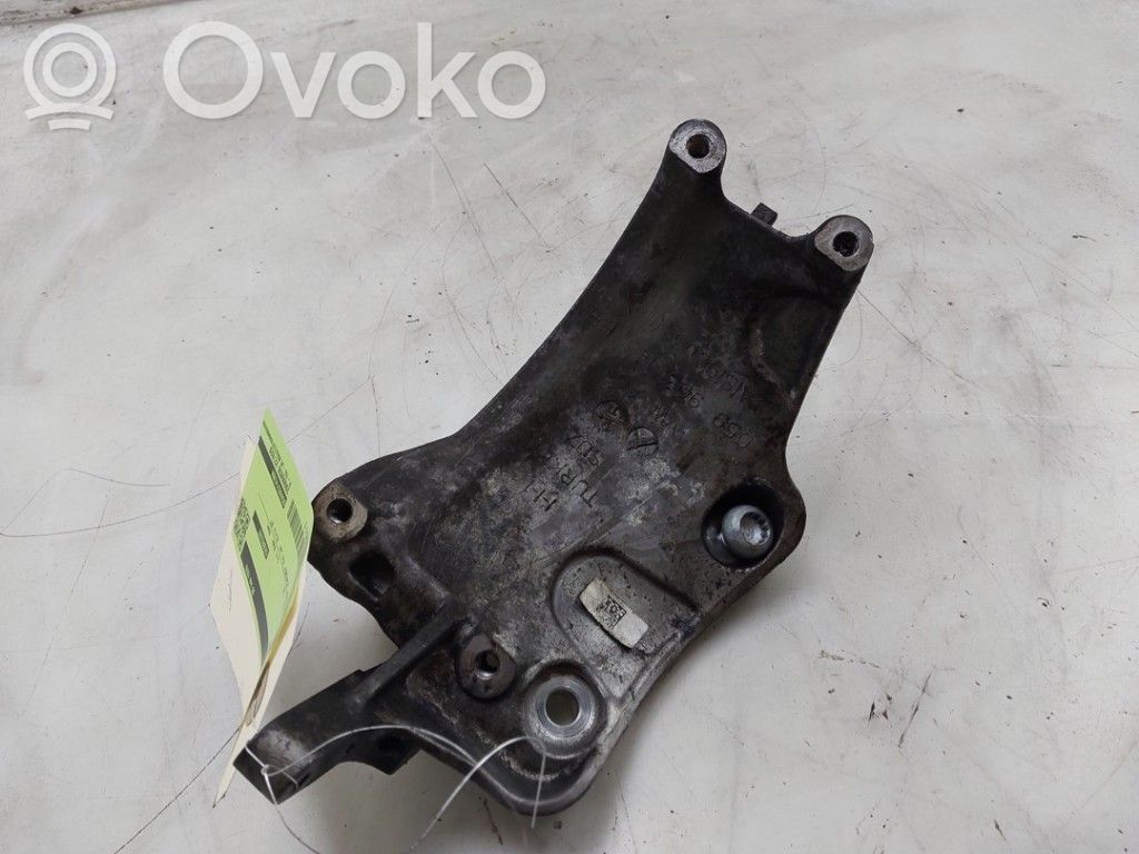 Audi A6 S6 C8 4K Generaattorin/laturin kiinnike 