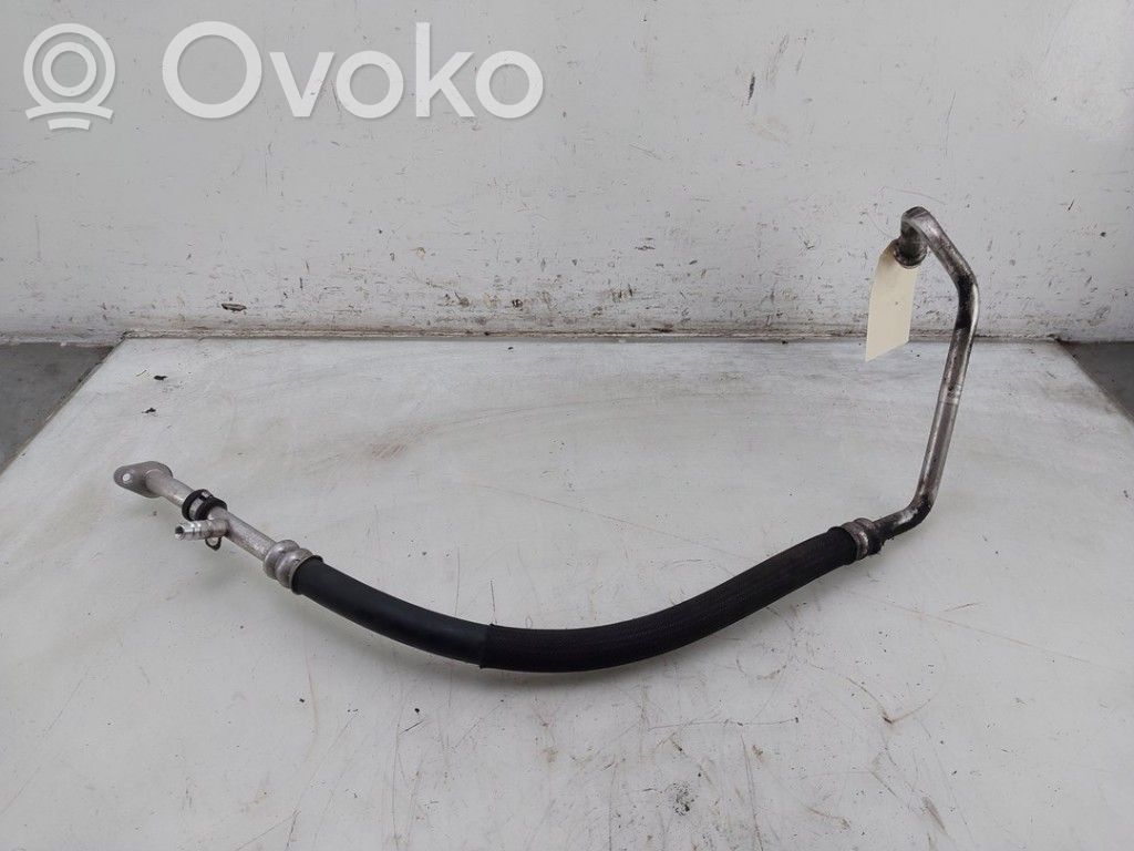 Renault Clio IV Ilmastointilaitteen putki (A/C) 