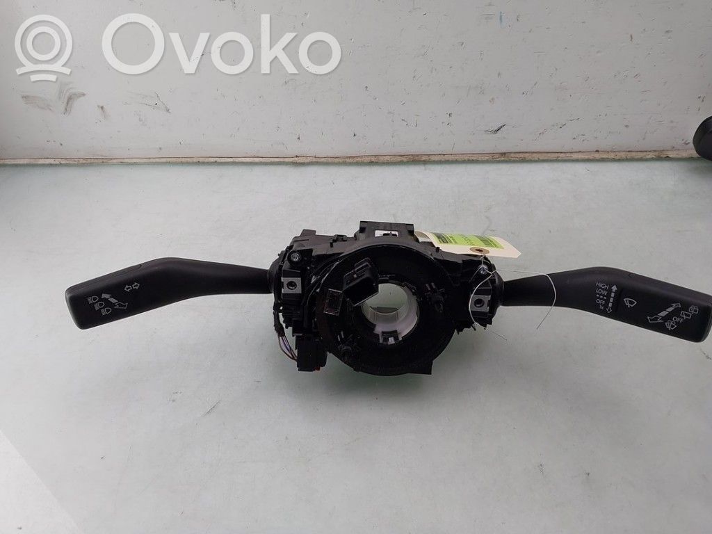 Volkswagen Up Steering wheel buttons/switches 