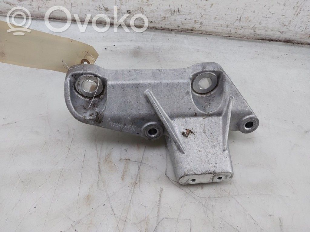 Volvo EX40 Engine mount bracket 