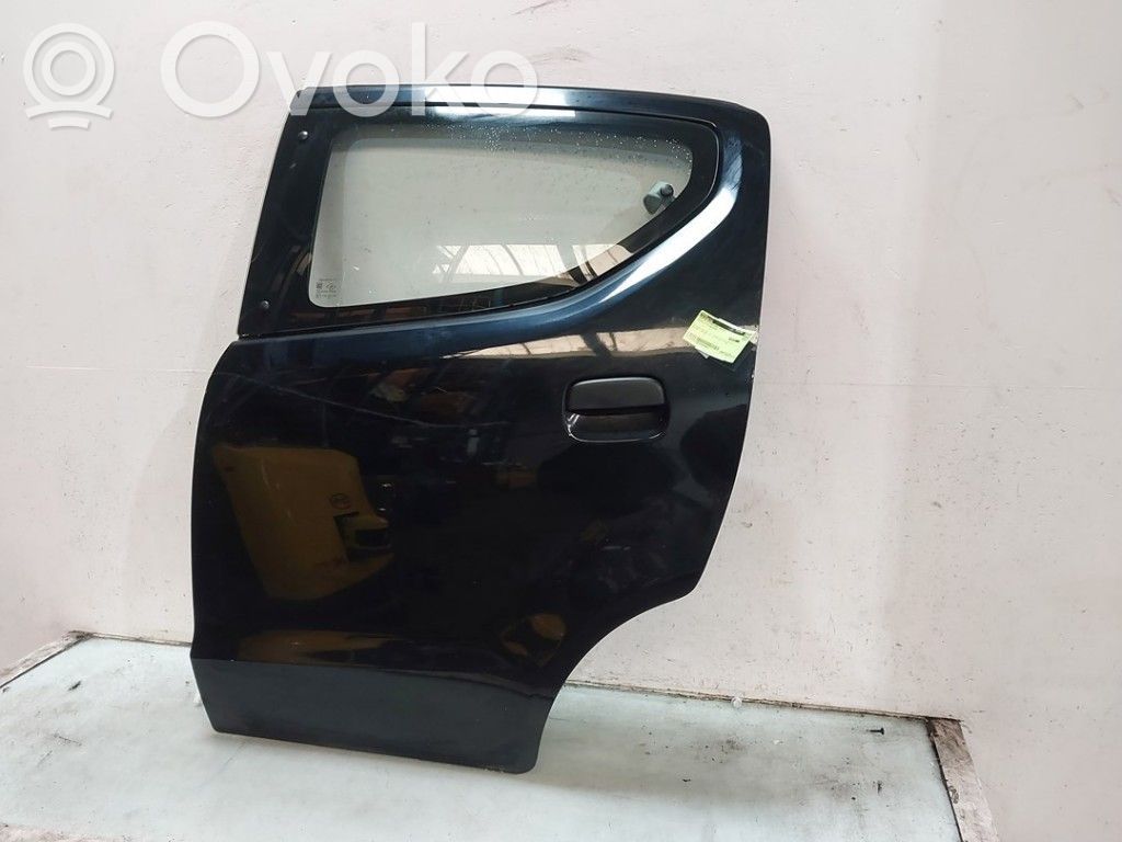 Suzuki Alto Puerta trasera 