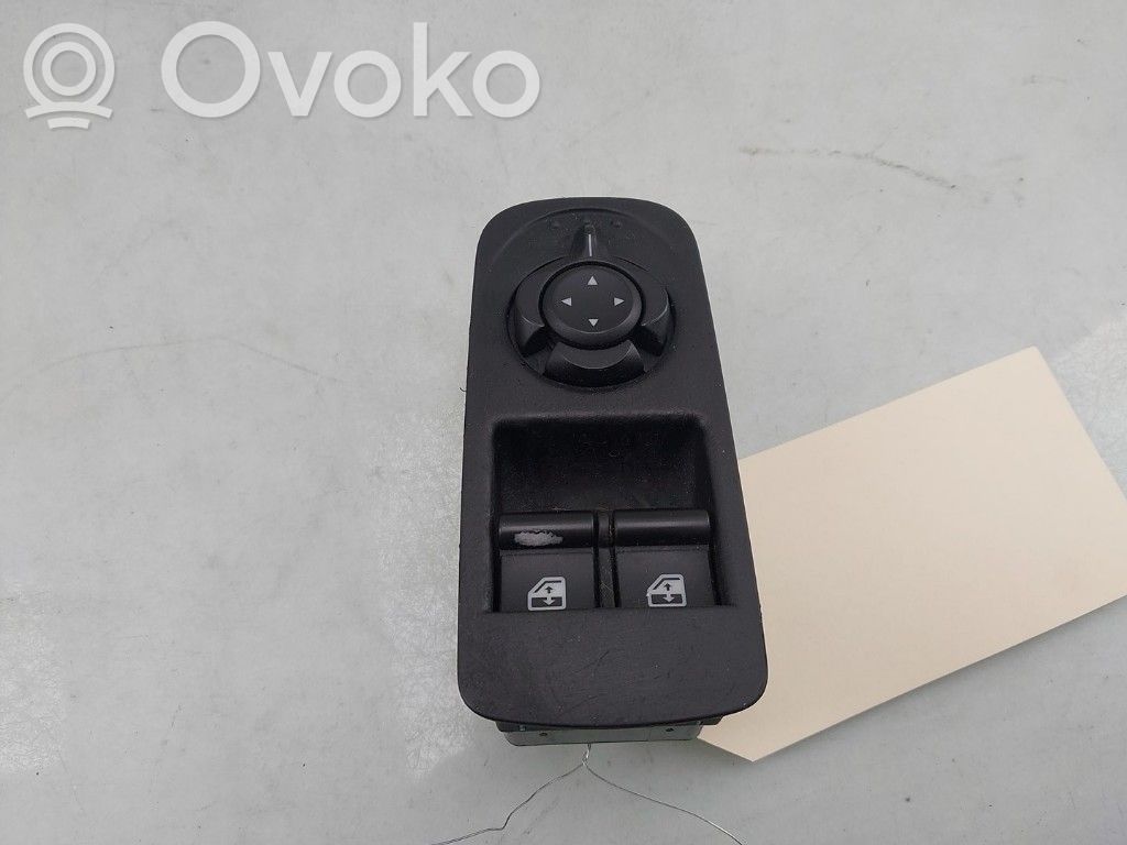 Alfa Romeo Mito Electric window control switch 