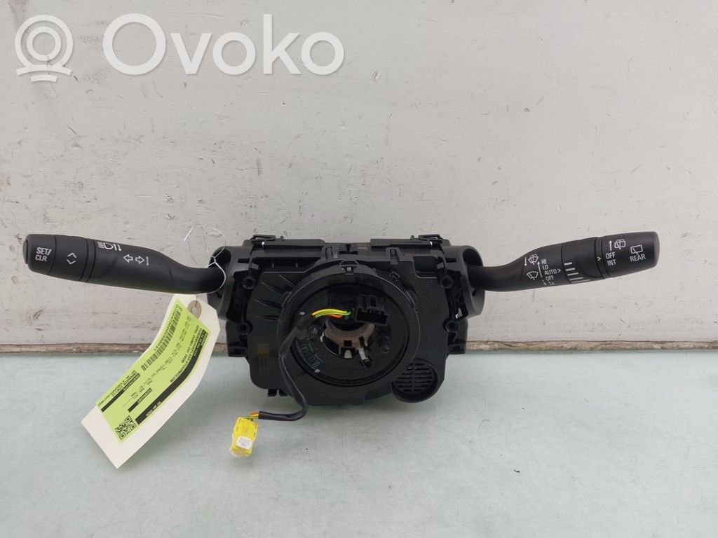Opel Corsa F Boutons / interrupteurs volant