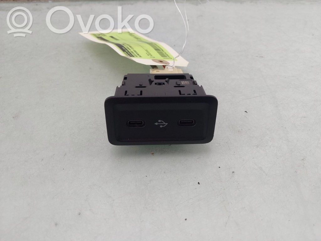 Mercedes-Benz Citan II W420 Conector priză AUX 
