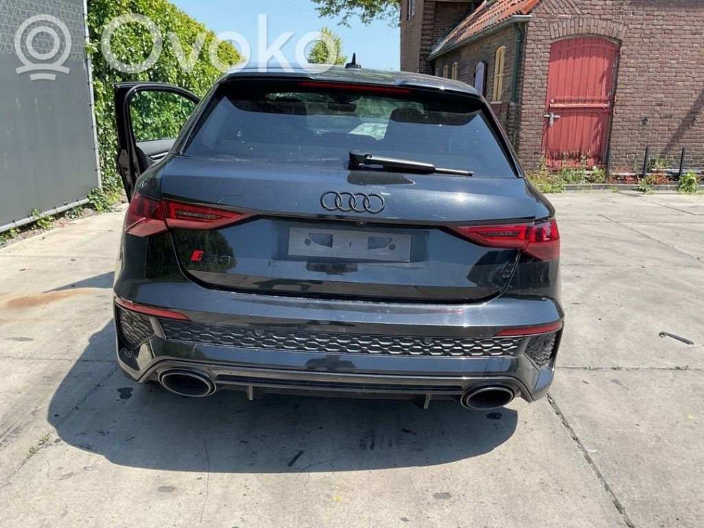 Audi RS3 8Y Puerta del maletero/compartimento de carga 