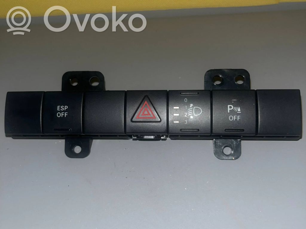 Chrysler Sebring (JS) Hazard light switch 