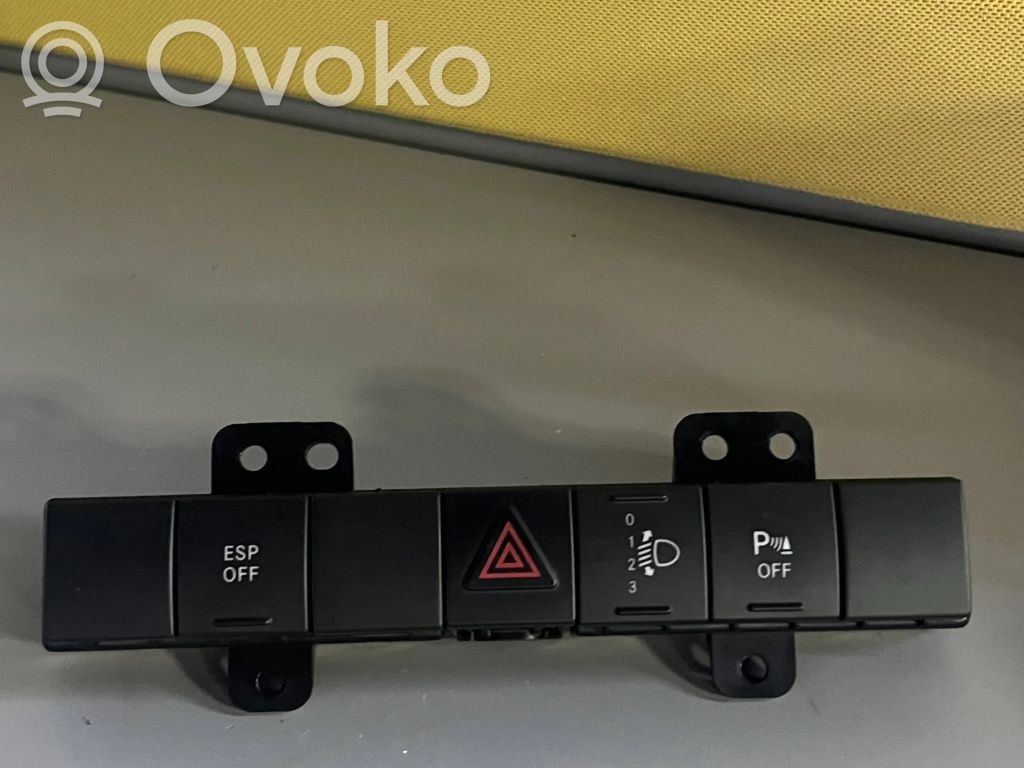 Chrysler Sebring (JS) Hazard light switch 