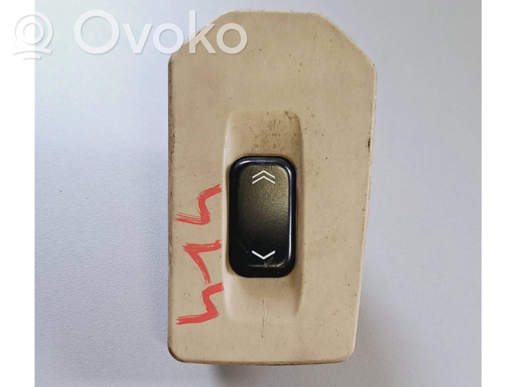 Cadillac SRX Electric window control switch 