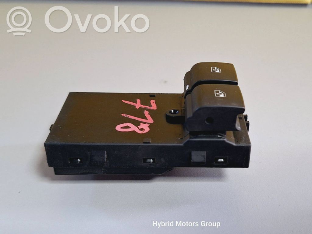 Chevrolet Camaro Electric window control switch 