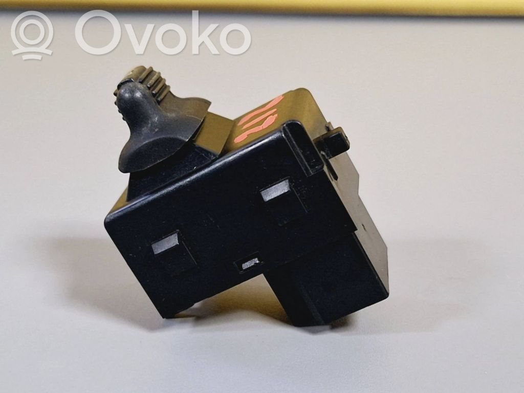 Central locking switch button   56021634,39754D