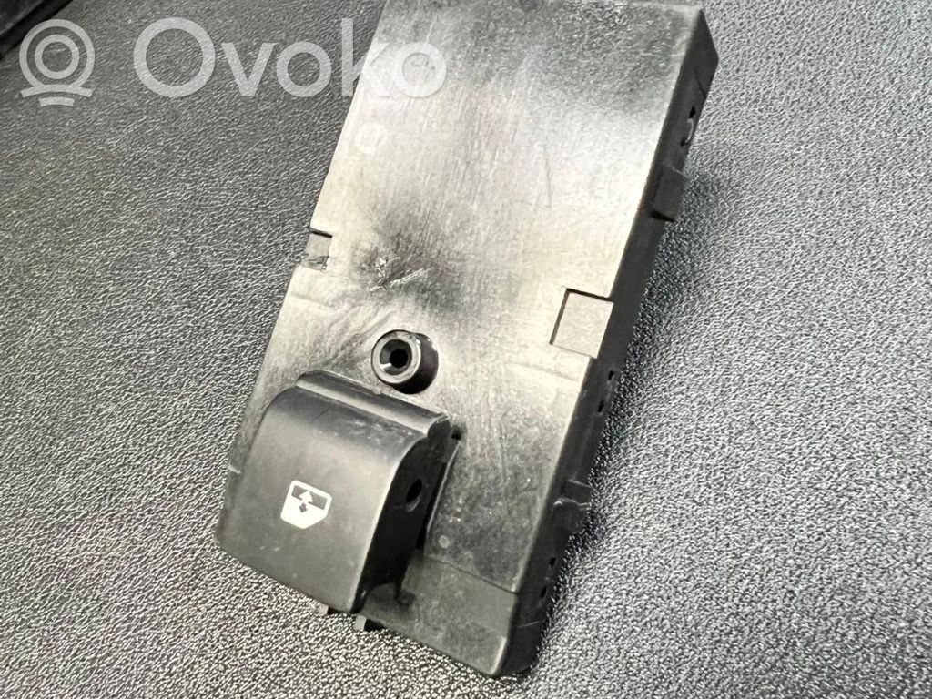 Chevrolet Camaro Electric window control switch 