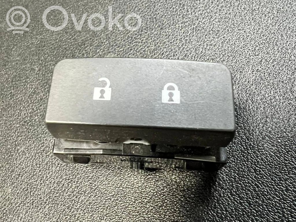 Chevrolet Camaro Central locking switch button 