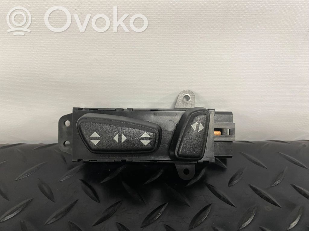 Seat control switch   460175