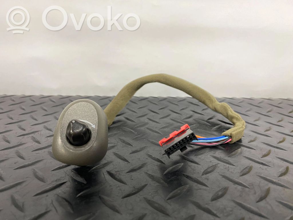 Wing mirror switch   Z7604