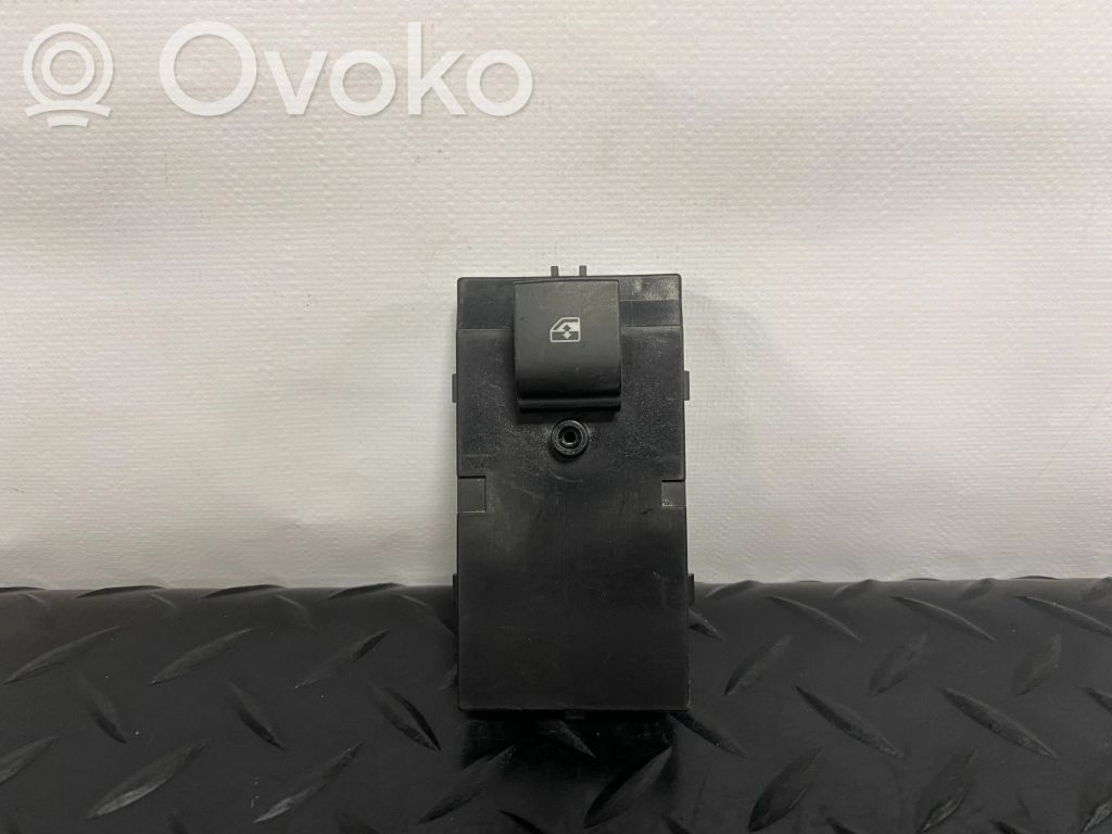 Chevrolet Camaro Electric window control switch 