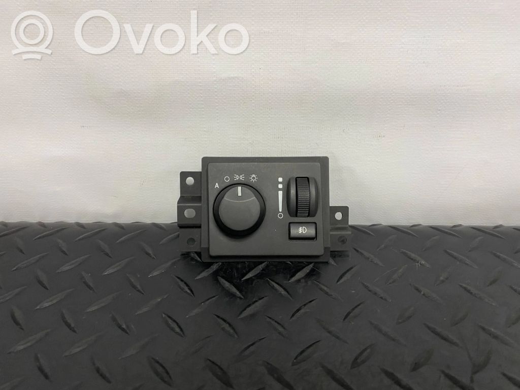 Lukturu slēdzis   36033A