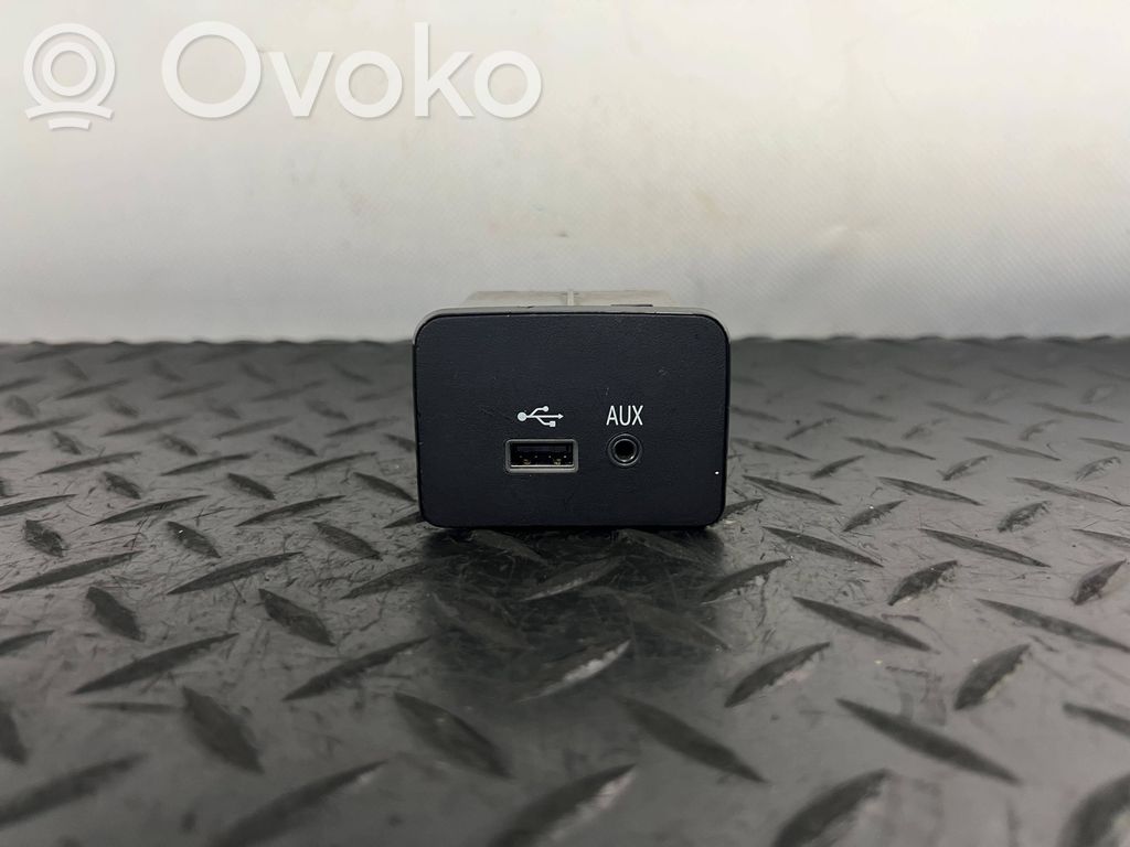 Dodge Durango USB socket connector 