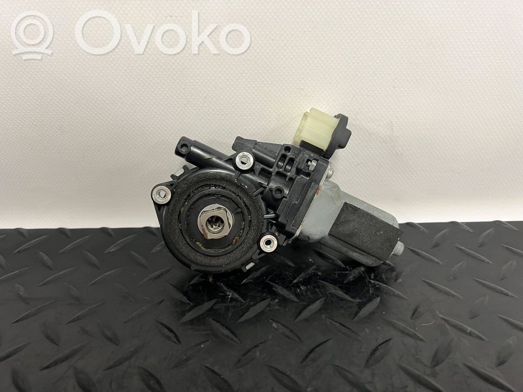 Nissan X-Trail T31 Rear door window regulator motor 