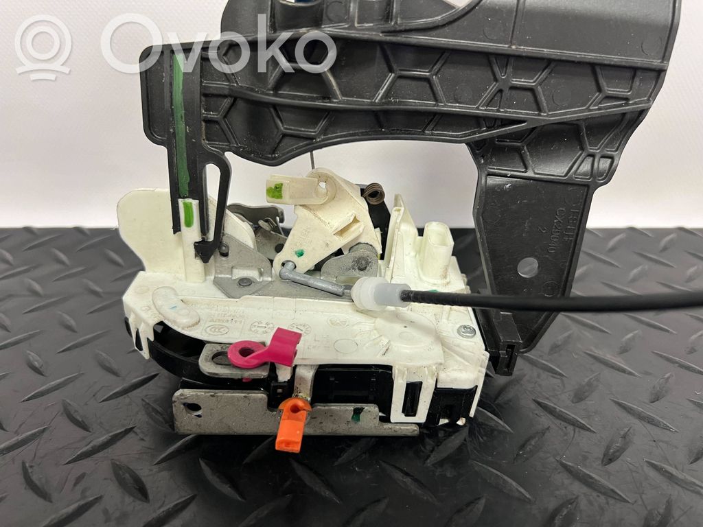 Dodge RAM Zamek drzwi przednich 