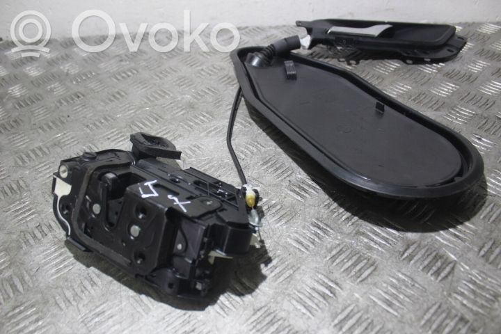 Skoda Rapid (NH) Zamek drzwi tylnych 