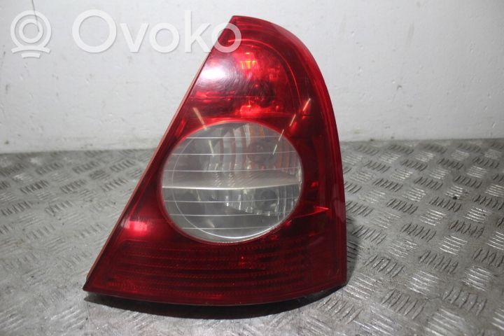 Renault Clio II Aizmugurējais lukturis virsbūvē 