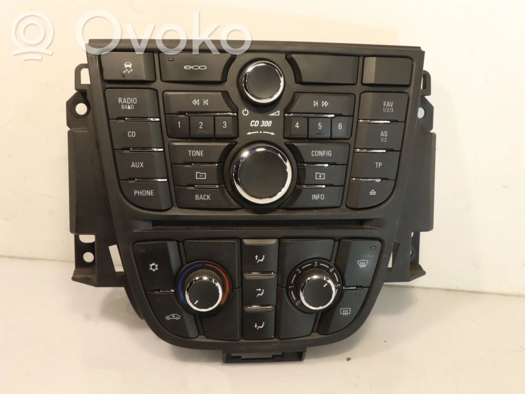 Head unit multimedia control