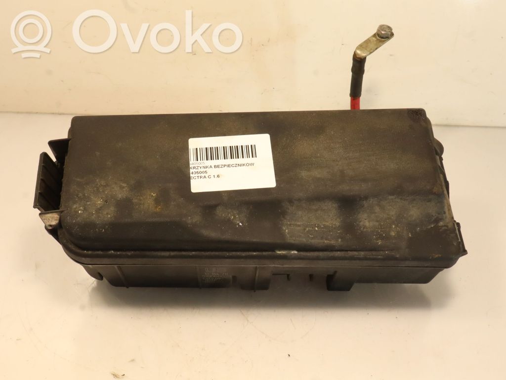 Opel Vectra C Skrzynka bezpieczników / Komplet 