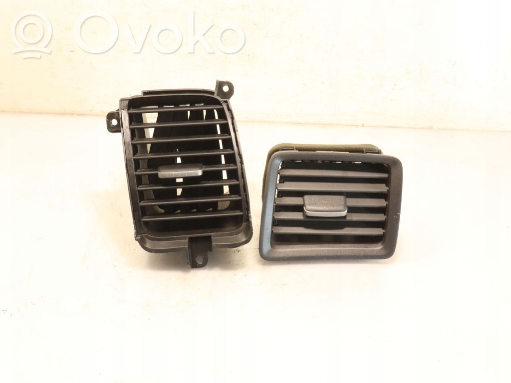 Ramă grilă ventilație bord