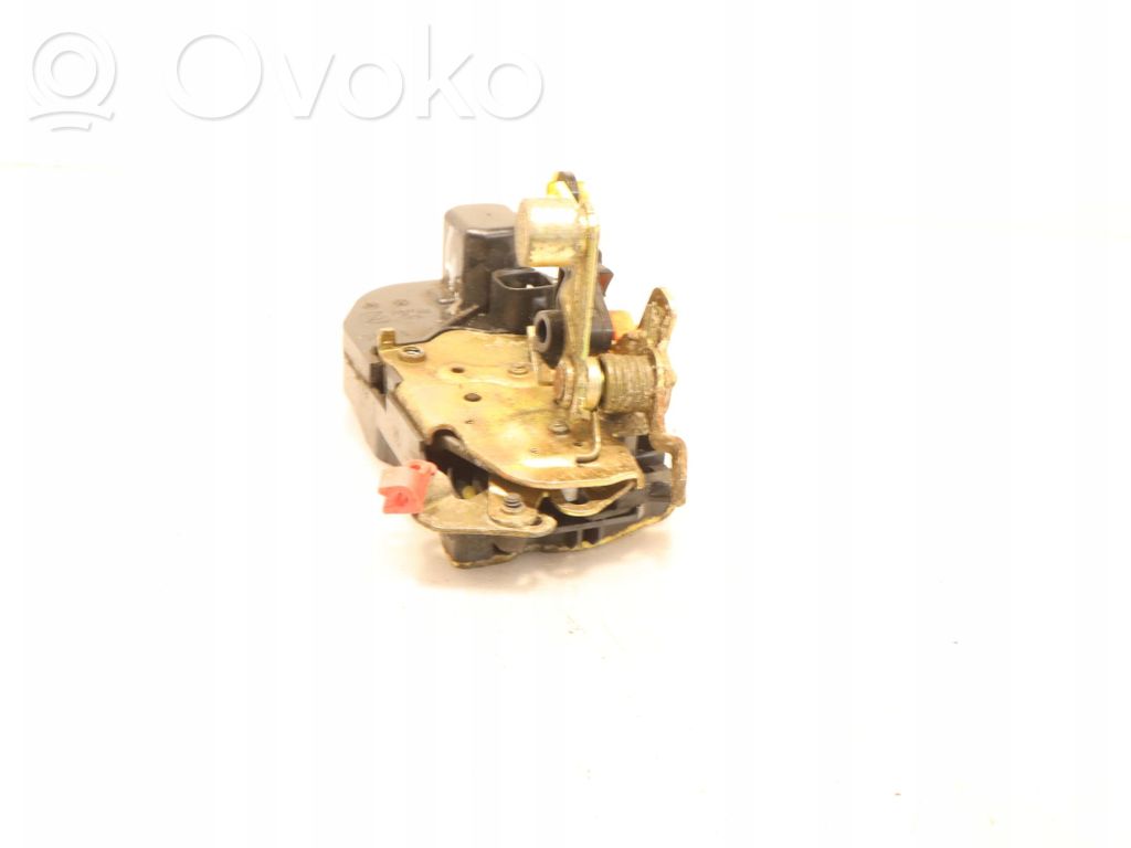 Etuoven lukko
