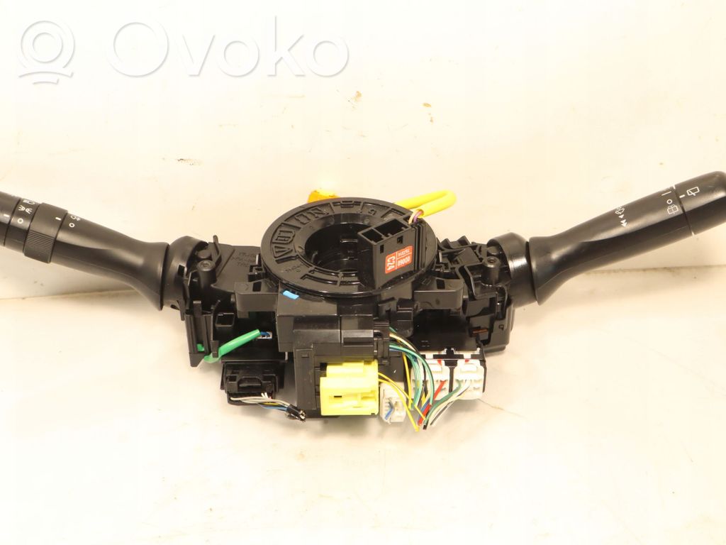 Toyota Aygo AB40 Interruptor de luz 
