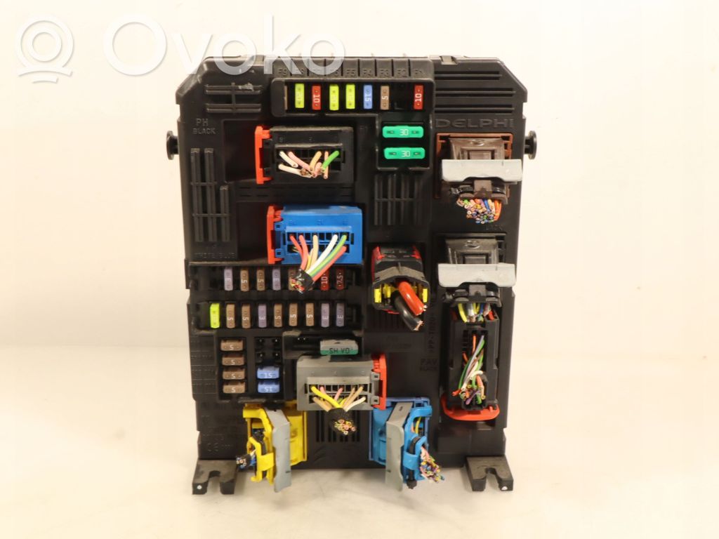 Opel Corsa F Juego de caja de fusibles 
