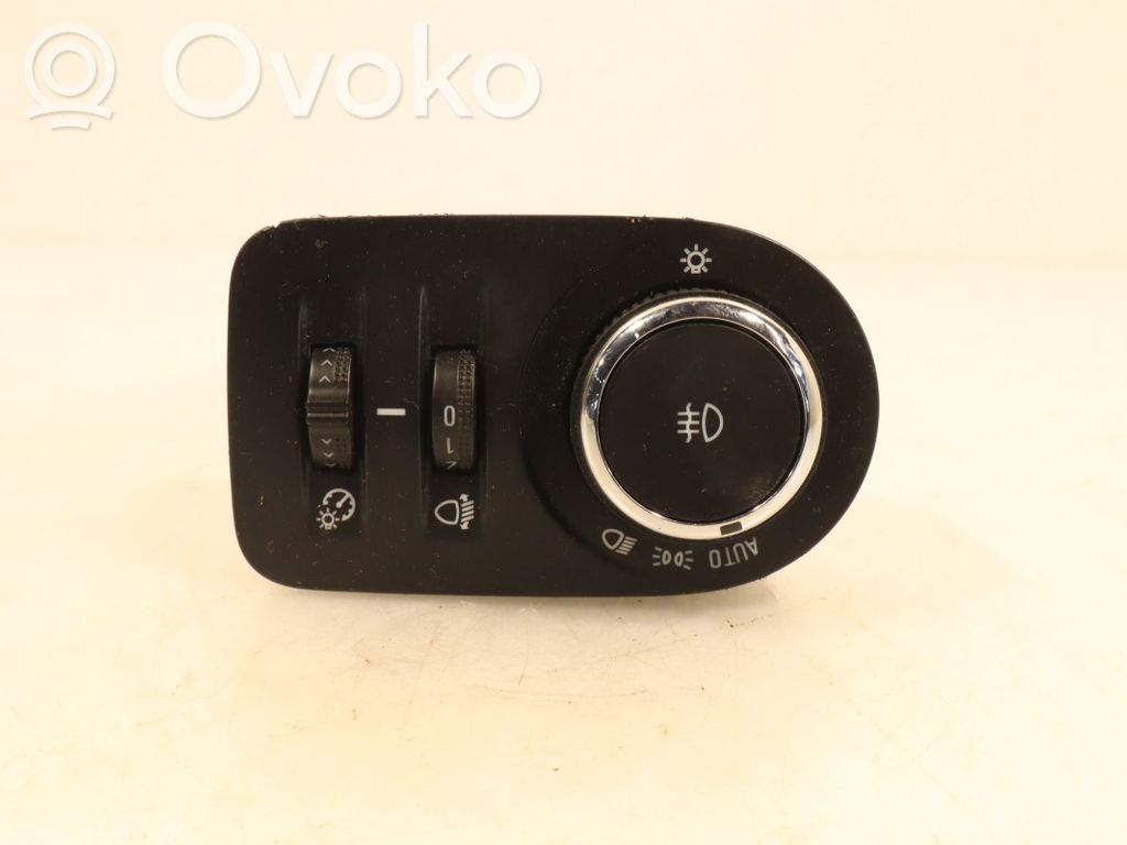 Opel Corsa F Light switch 