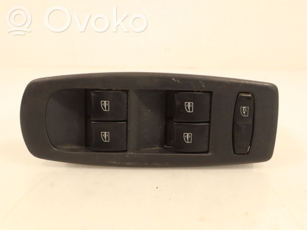 Renault Koleos I Electric window control switch 