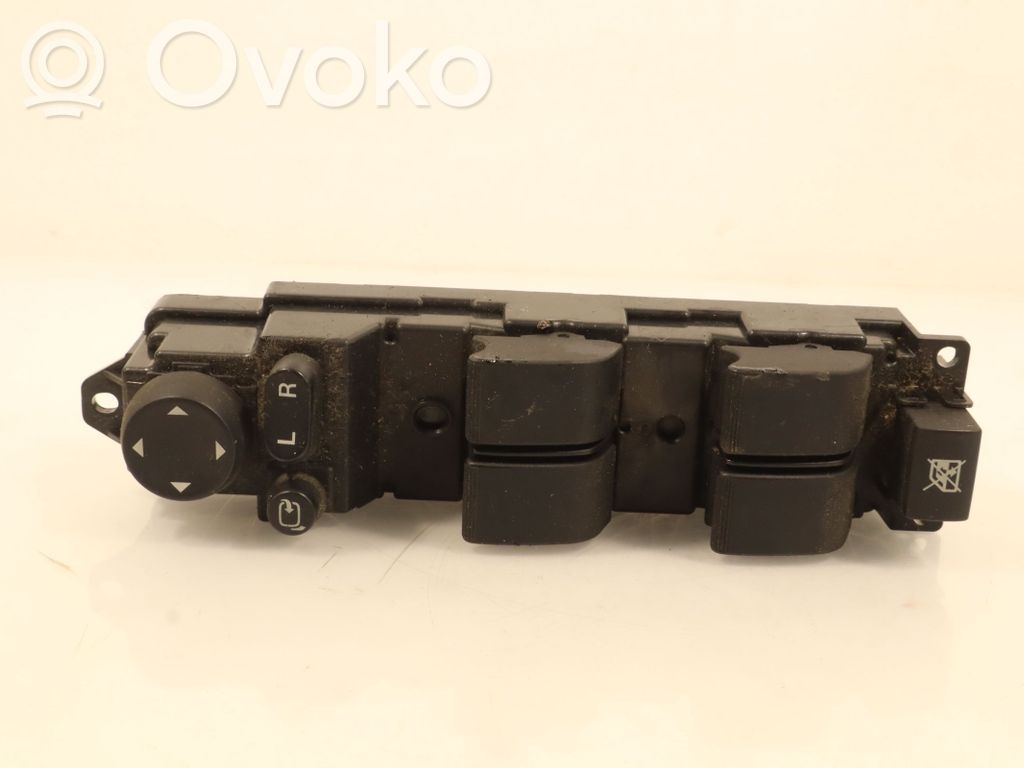 Electric window control switch   GS1E3350A
