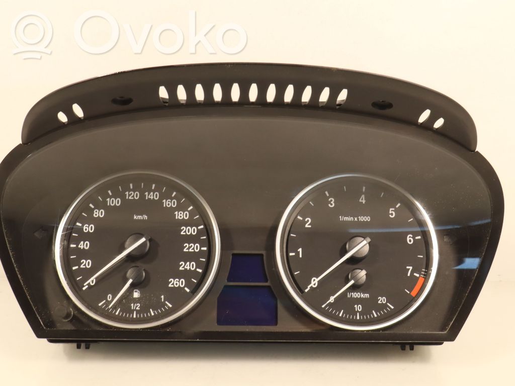 BMW 5 E60 E61 Clock 