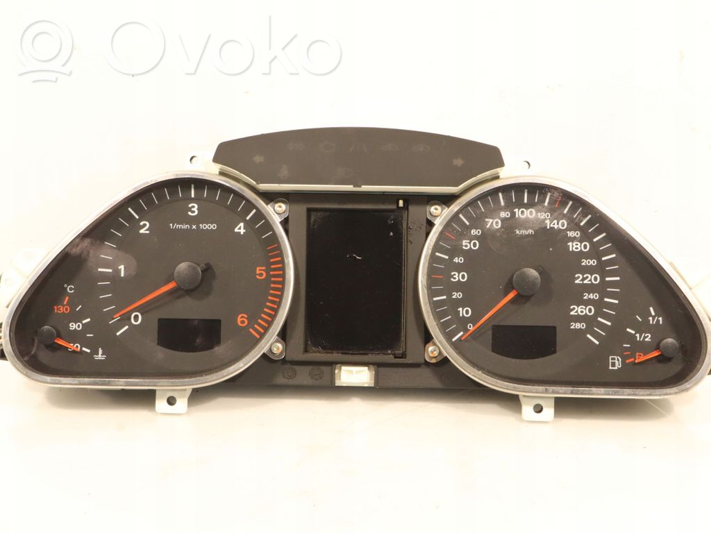 Audi A6 S6 C6 4F Pulkstenis 