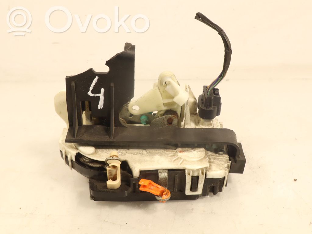Priekšpusē slēdzene   0227G