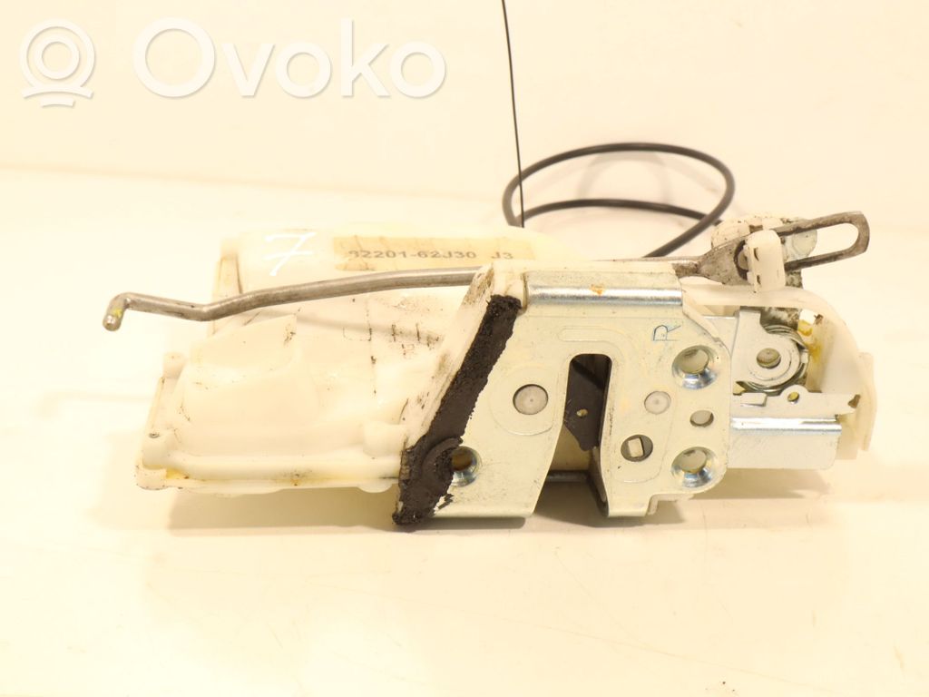 Suzuki Swift I Front door lock 