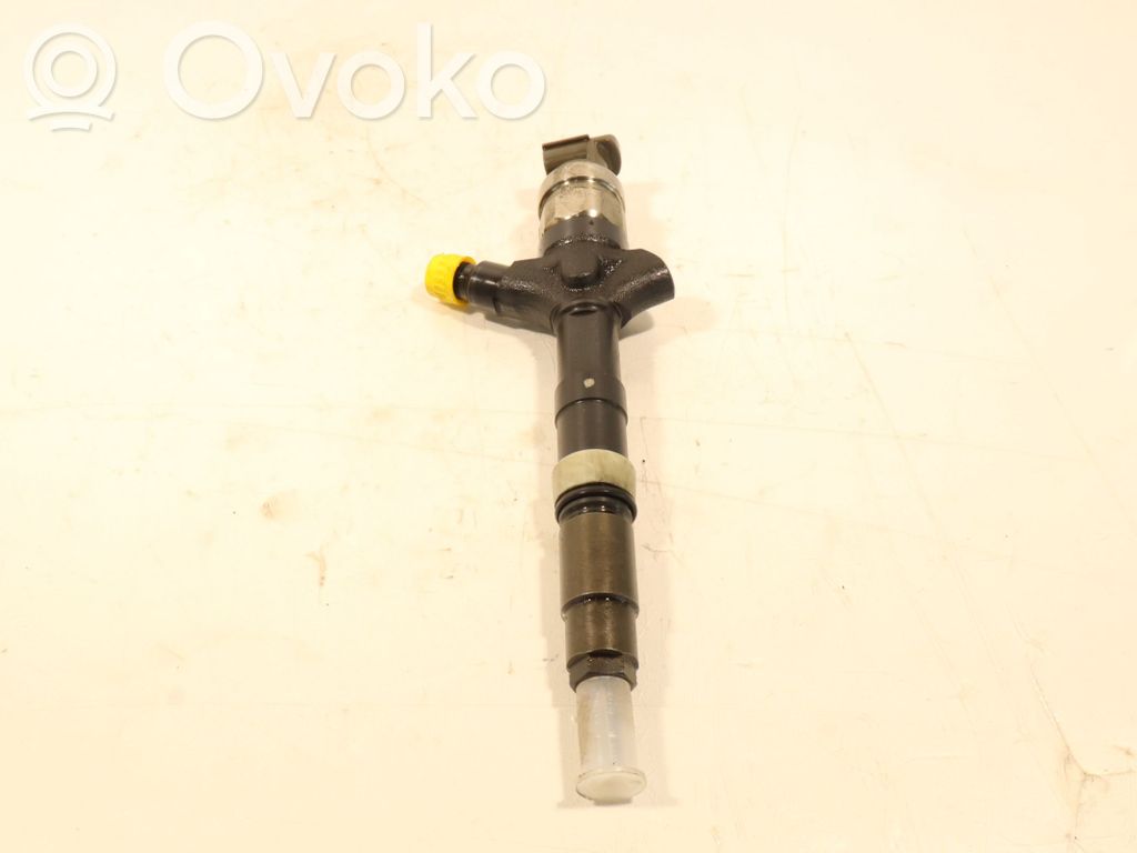 Toyota Avensis T250 Inyector de combustible 
