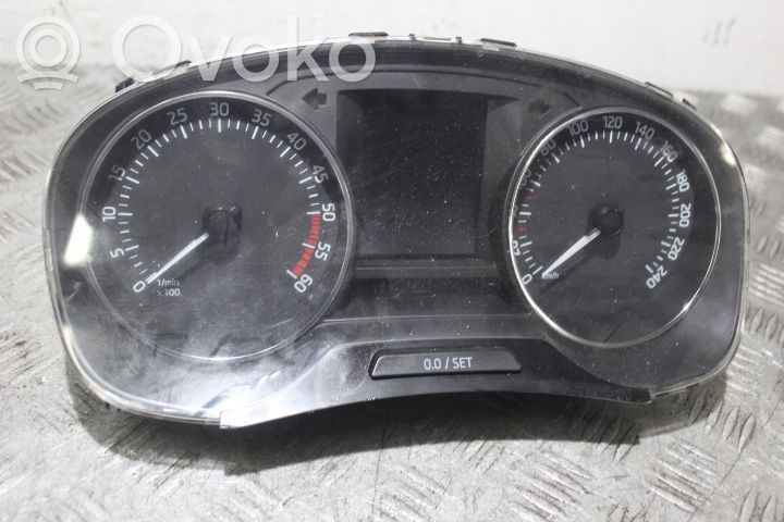 Skoda Rapid (120G, 130G, 135G) Kello 