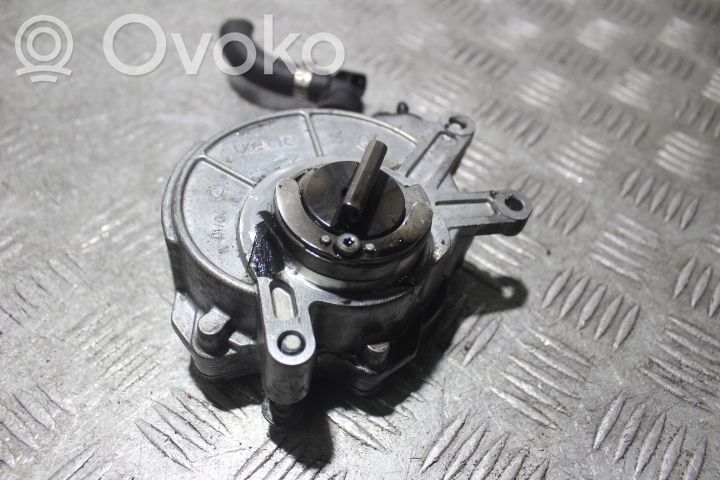BMW 7 F01 F02 F03 F04 Vakuumo pompa 