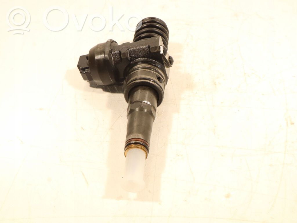 Volkswagen Golf V Injecteur de carburant