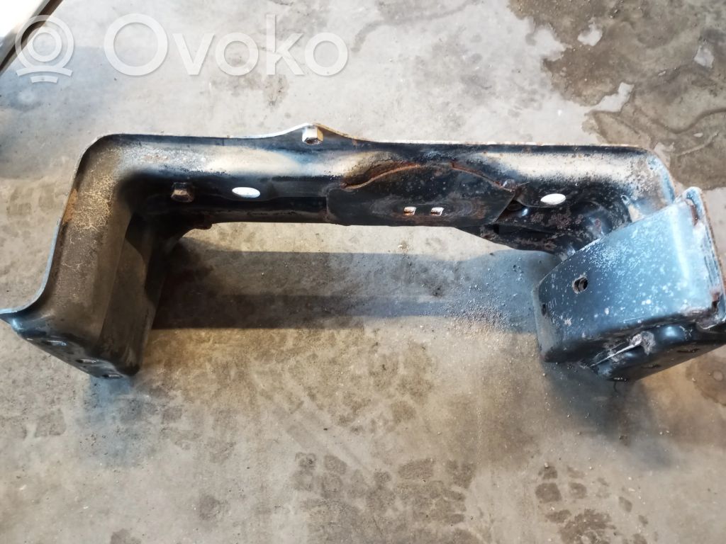 Engine mounting bracket   25414,2394